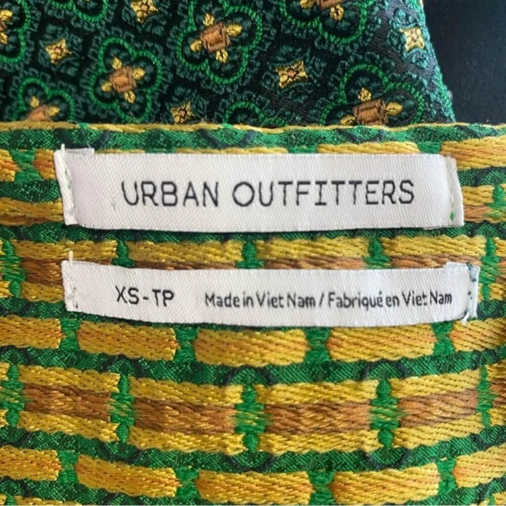 Urban Outfitters - Green Shamrock Print Mini Skirt - XS - Vietnam - Picture 5 of 7